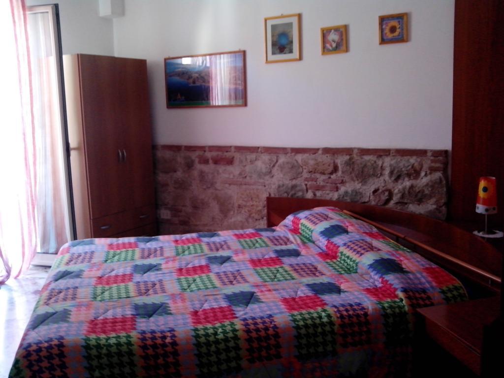 Bed&Breakfast La Casetta Sant'Alessio Siculo Room photo